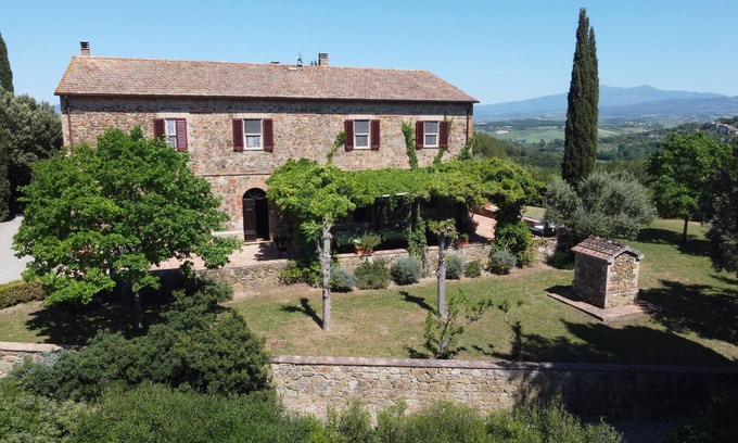 Civitella Paganico Villa | Beautiful Tuscan Villa with Large Pool, Stunning Views and Experienced Staff