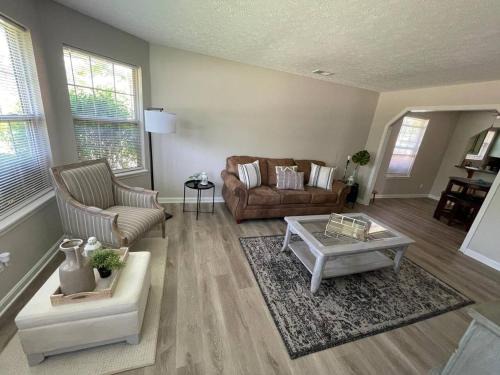 Jeffersonville House | It’s very welcoming