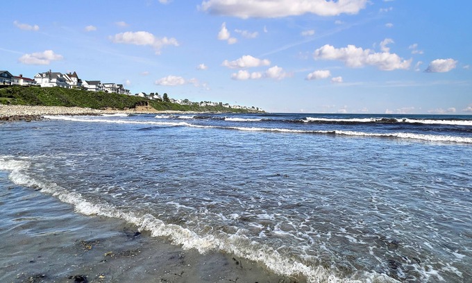 York Beach House | Ivy Cottage - Ocean Front! Rustic cottage steps away from Nubble Lighthouse and Long Sands Beach