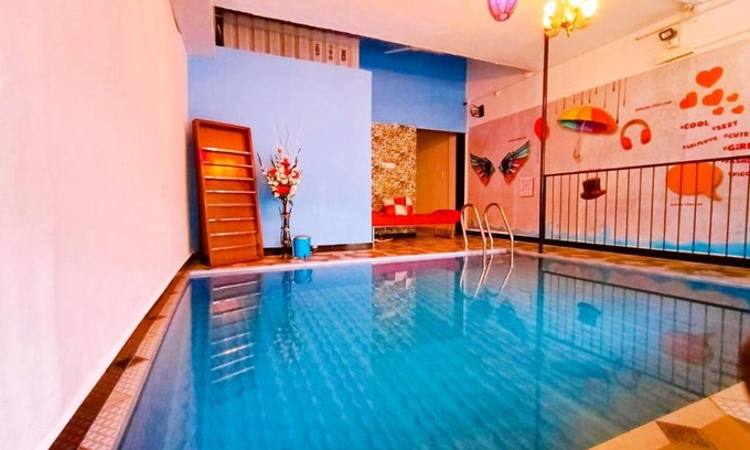 Aarey Colony Villa | Ivy Palms Villa with Pool - 2 Bhk Goregaon, Mumbai