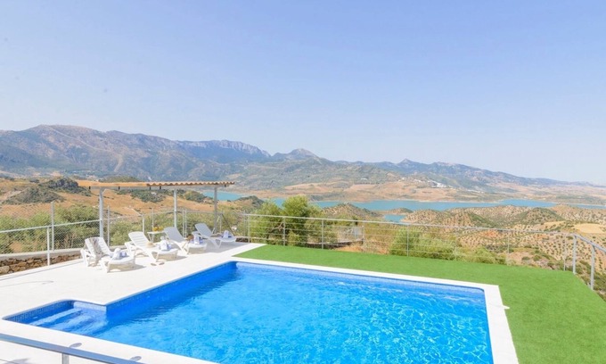 El Gastor Villa | Jacaranda del Gastor by Ruralidays