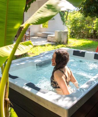 Nea Makri House | Jacuzzi Artistic Villa in Nea Makri