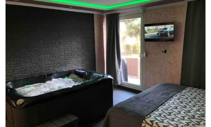 Lingolsheim Apartment | Jacuzzi House Strasbourg Entzheim