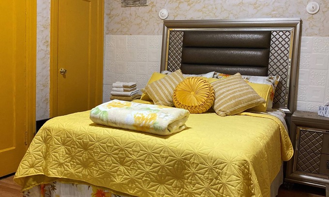 Crown Heights Apartment | JAD Hosts Sunburst Crown Heights on the Parkway near MTA Subways &:Buses