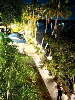 Kollam Bed & Breakfast | Jaladarshini Lakeside Gardens