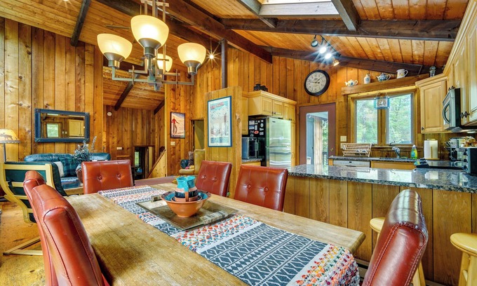 Jamaica Cottage | Jamaica Vacation Home w/Deck: 8 Mi to Skiing!