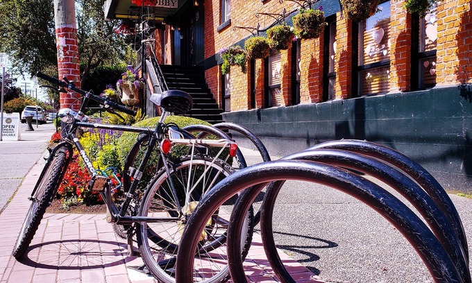James Bay Hotel | James Bay Inn Hotel & Suites