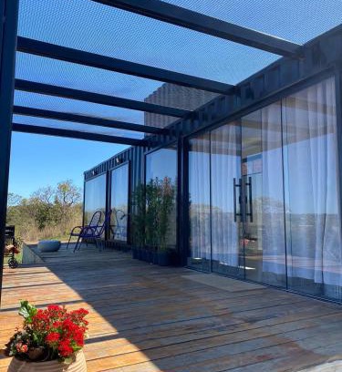 Santa Maria Ski Chalet | Janela Verde Container