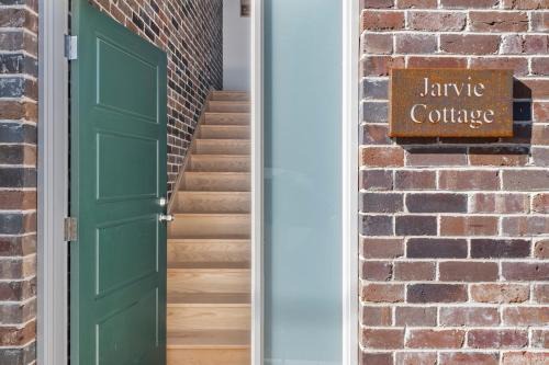 Petersham House | Jarvie Cottage