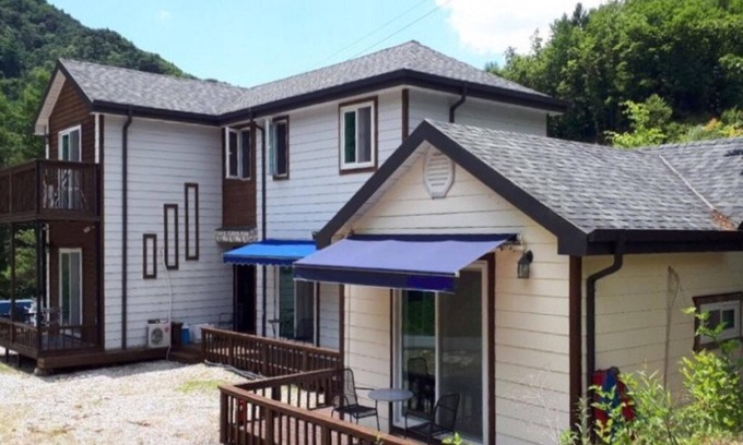 Jecheon House | Jecheon Byeoldongjari Pension