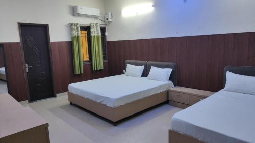 Vrindavan House | Jhellum aroarvansh guest house