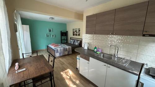 Agia Triada Apartment | Johanna's Home near the sea - Olivia Studios