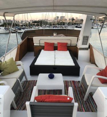 Madliena Boat Rental | Johnny M Yacht