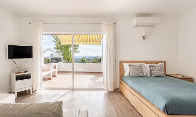 Poco do Mouro Apartment | JOIVY Cosy studio w/parking and garden