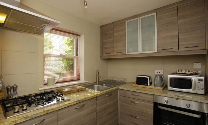 Highbury Apartment | JOIVY Lovely 2BR Flat near Arsenal, close to City Centre