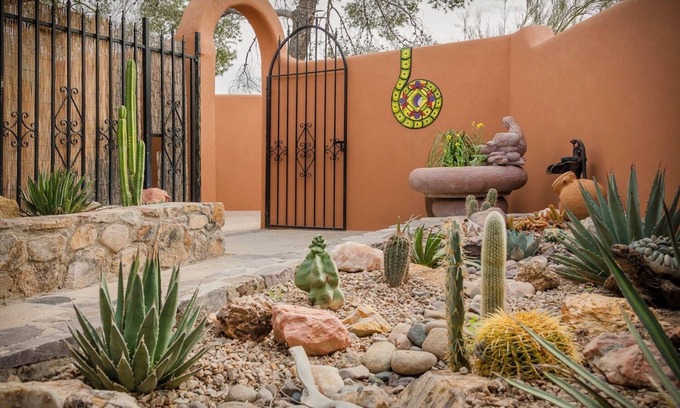 Tucson House | Jojoba House at Desert Rose Ranch Near Saguaro National Park West - New Listing