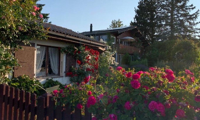 Le Vaud Bed & Breakfast | Jolie chambre dans chalet