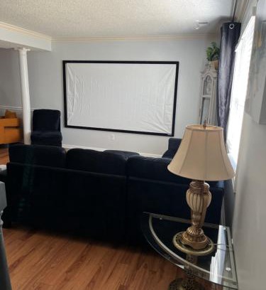 Ellendale House | Jolly Accommodations & Suite-Sleeps 10