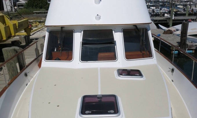 Waterfront Boat Rental | Joy Ride: A Waterfront Getaway
