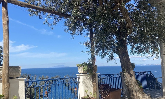 Vico Equense Villa | Joyful seafront villa on the Sorrento coast with stunning view on Naples Gulf