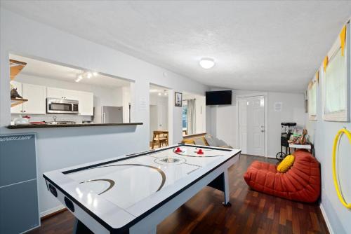 OST - South Union House | Joyful Stay Near Med Center Ping Pong Air Hockey