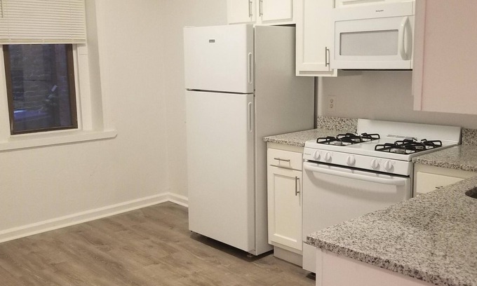 Hyde Square House | JP Renovated 2-3 Bedroom unit close to downtown Boston and hospitals