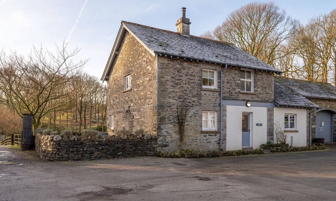 Graythwaite Cottage | JUBILEE, pet friendly, with pool in Hawkshead
