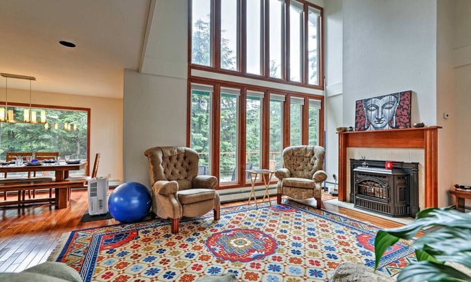 Ayano-Maysky Rayon House | Juneau Estate ~Gastineau Channel~Downtown~Glaciers