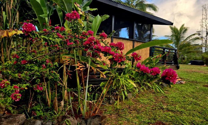 Keaau House | Jungle Tiki Ohana with Spa