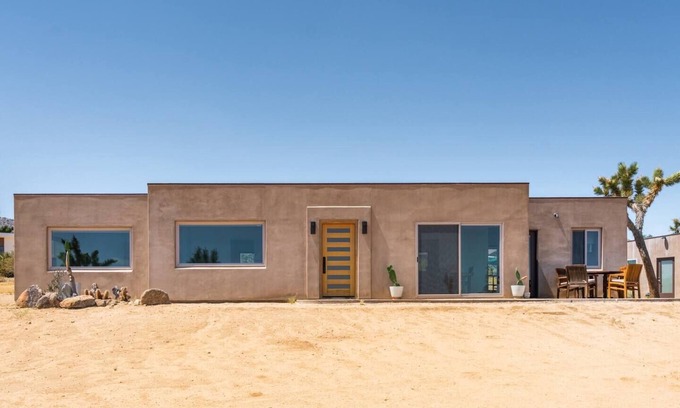 Joshua Tree House | Juniper House - Close to Joshua Tree National Park - Hot Tub - Amazing Views