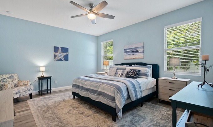 Jupiter House | “Jupiter Breeze” Beach Retreat! 4/2 newer home in center of beautiful Jupiter FL