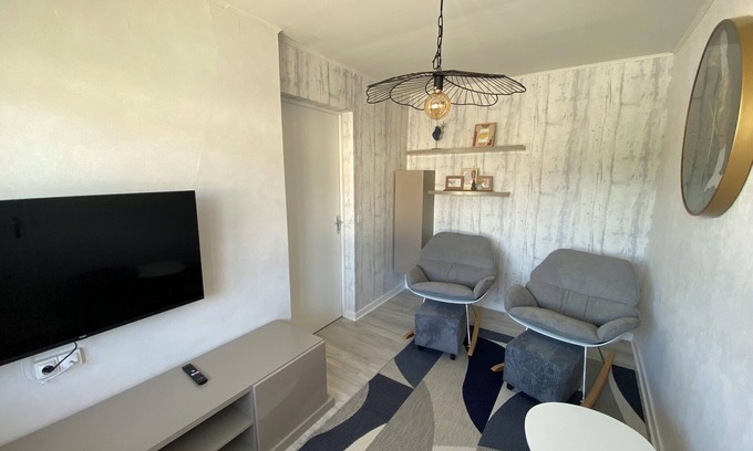 Pont-de-Poitte Apartment | JURA: Bi "AIN "venue between Lakes and Rivers. Apartment in detached house