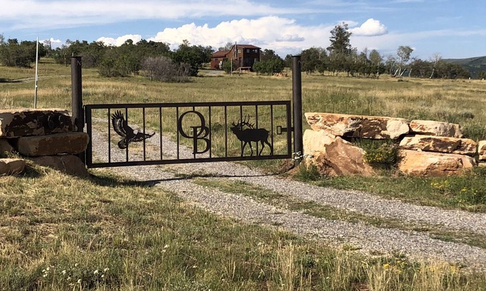 Placerville Cabin | JUST ENOUGH Beautiful panoramic views of the San Juan mountains