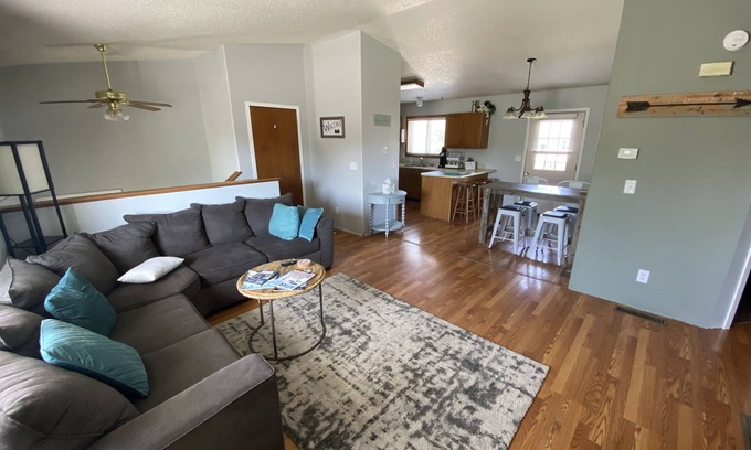 Bouvet Island House | Just minutes from the airport & SoDak attractions!