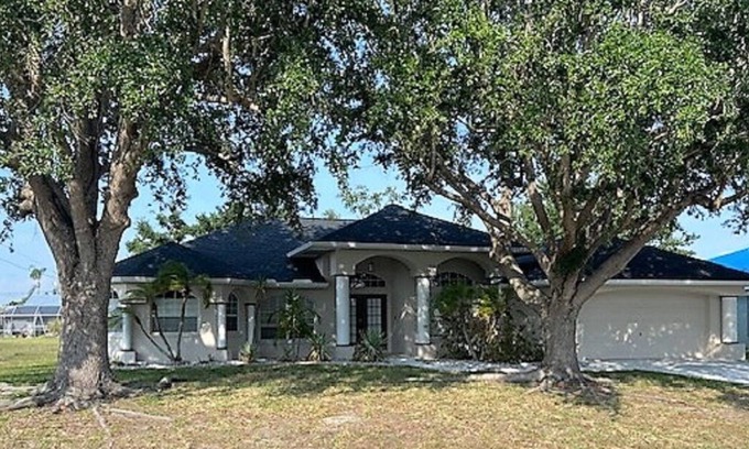 Broadmoor House | JUST NOW AVAILABLE! - January 2027 is now available for rental. Thank you!
