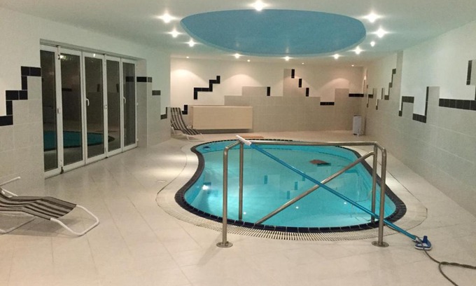 Pardubice Villa | Justyna
