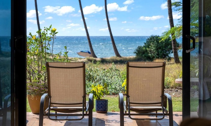 Kihei House | K B M Resorts: Maui Hale-1470, Beach Front House, 3 Bedroom, On the Sand, Sleeps 10+, Perfect for Families, L'occitane, Privacy, Includes Rental Car!