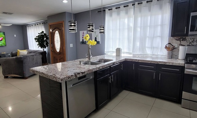 Las Vegas House | K - Fully remodeled and professionally decorated