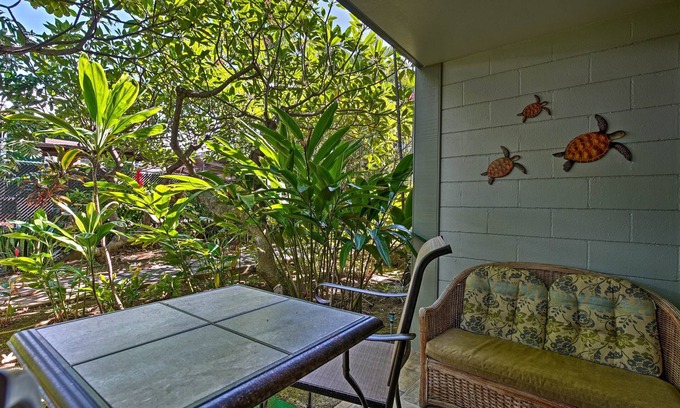 Historic Kailua Village Apartment | Kailua Studio w/Pool Access & Garden Views!