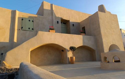 Therasia House | Kamari Real Living