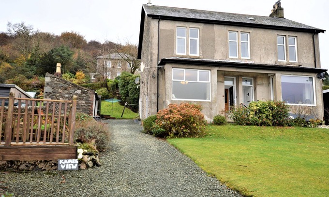 Tighnabruaich Apartment | Kames View, shore front location, ground floor, wood burning fire, sleeps 4