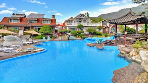 Buk House | Kapyeong Ilsang Talchul Pension Water Slide