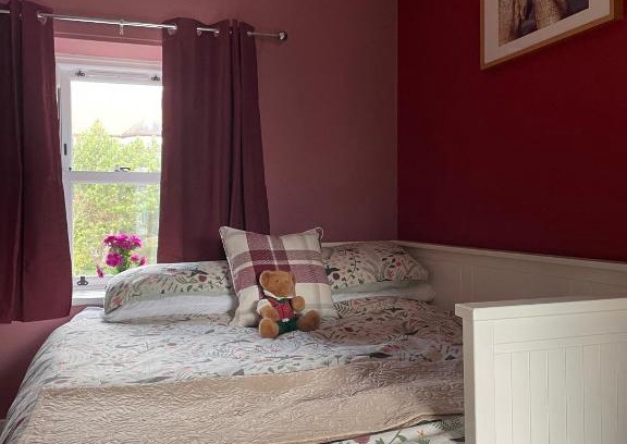 Kirkliston House | Karibu Cottage near the airport