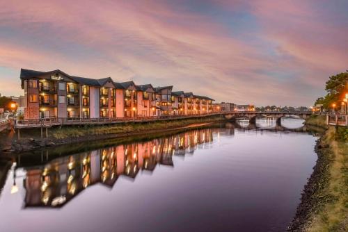 Seaside Hotel | Kathryn Riverfront Inn, an Ascend Collection Hotel