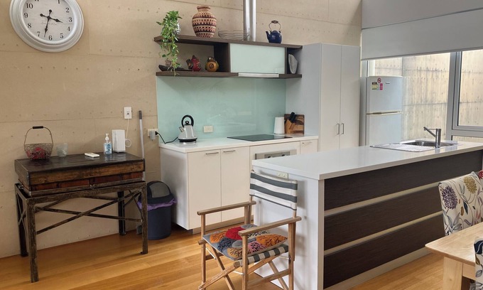 Augusta Apartment | Katinka is an award-winning apartment with ocean views in the center of town.