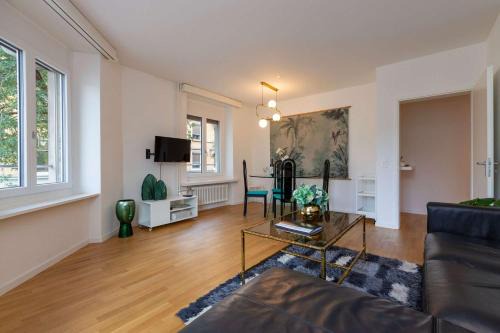 Werd Apartment | KAYA Zurich Apartment SAPPHIRE - Downtown 2BR Deluxe Apt