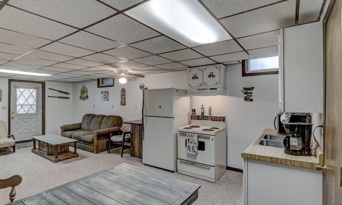 Phillips House | Keepin it Reel Lakefront Home: dock, raft; supper clubs/bars in walking distance