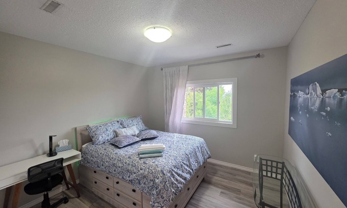 Crawford House | Kelowna Lower Mission 3 bedroom 1 bath GOLF BEACH WINERIES U-PICK SWIMMING