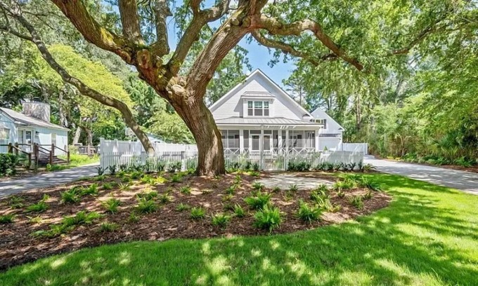 Saint Simons Island House | Kelsall Cottage, Gorgeous Home Perfect for Entertaining and Coastal Living with private back yard, p