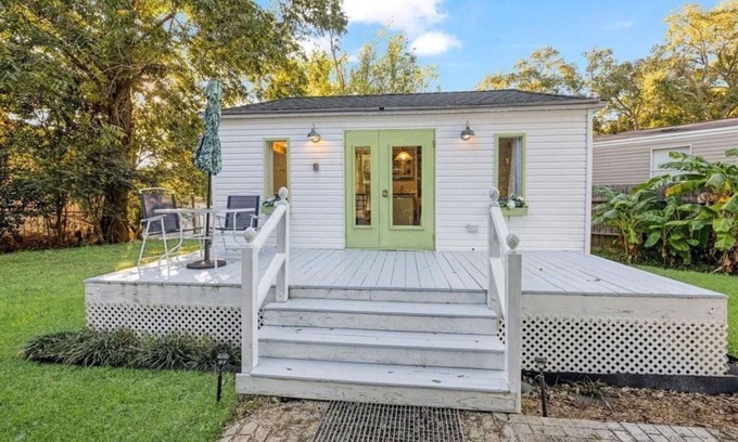 Bacliff Apartment | Kemah Cottages on Walsh - Tiny House